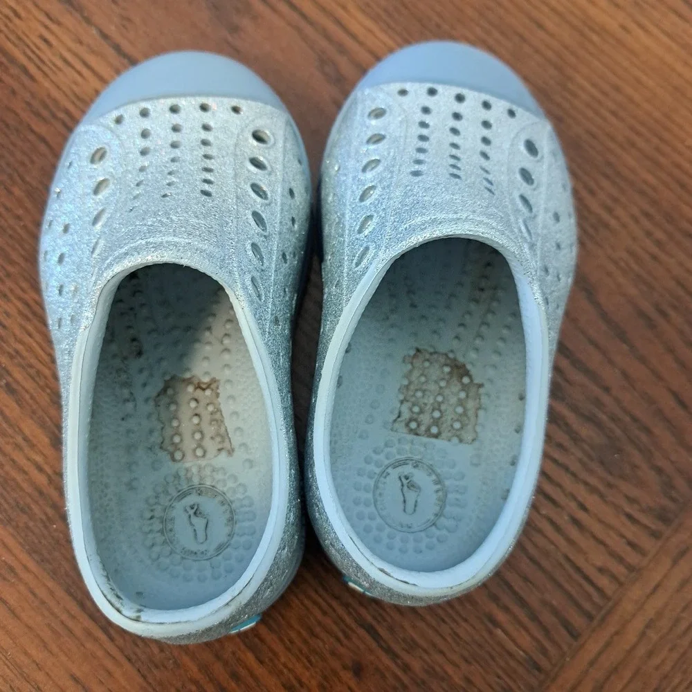 Native Jefferson Bling Silver Glitter Kids Shoes C6 Blue Sparkle Slip On Sneaker
